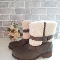滑りにくく、かっこかわいい✨  UGG モコモコ革ブーツ
