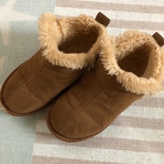 モコモコブーツ　18センチ