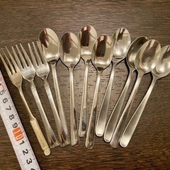 スプーンとフォークを無料で差し上げます。