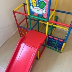 すべり台付きジャングルジム
