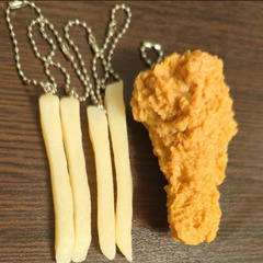 キーホルダー　ポテト＆チキン