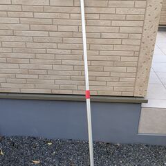 芝生のサッチ取りレーキ