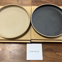 HASAMI PORCELAIN の18.5cm プレートの2枚セット