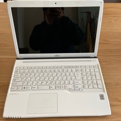 富士通 LIFEBOOK AH42/M ホワイト