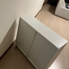 ローラー付き収納家具（ホワイト）の画像