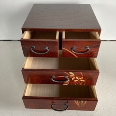和製アンティーク　総桐材　やさしい色づかいの絵柄がお部屋のアクセントになる小引き出しの画像